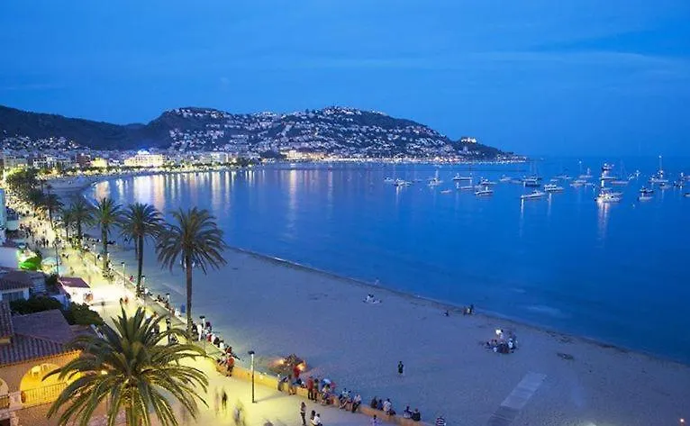 Tenis Sol Levante 9 Roses Spain